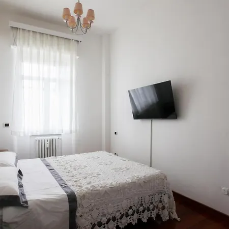 Apartment Bohemian District 2 Bdrs