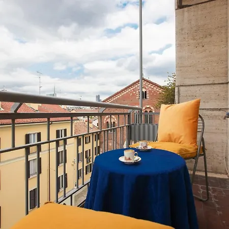 Bohemian District 2 Bdrs Apartment